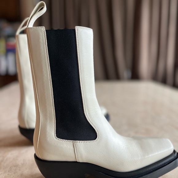 Bottega Veneta Off-White “The Lean” Chelsea boots New!! Size-37.5 - Picture 7 of 14